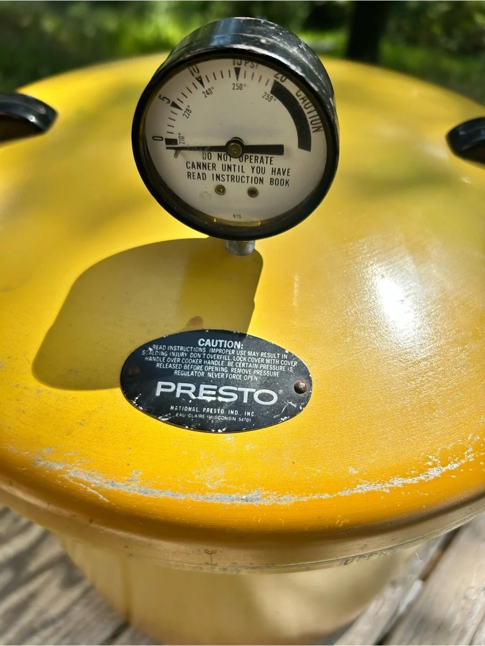 Presto bright yellow